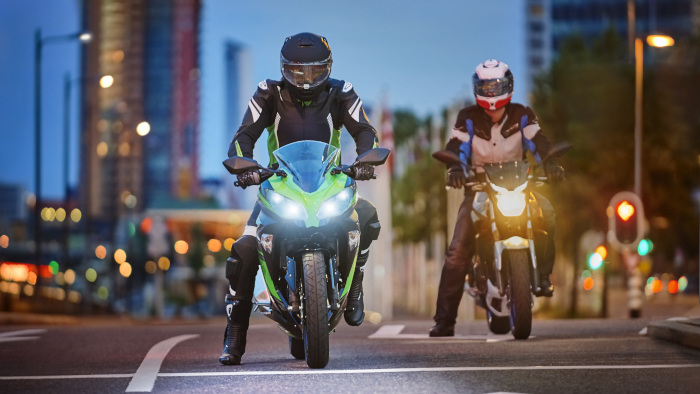 ไฟหน้ารถจักรยานยนต์